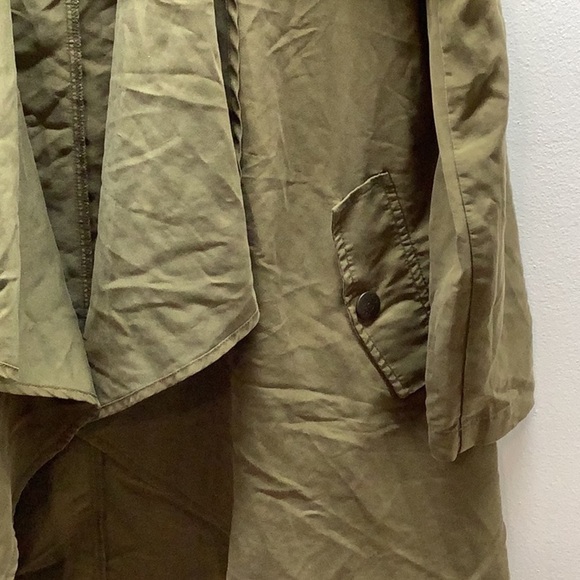 Joe & Elle Size Large Olive Green Women's Jacket With Front Pockets. Preloved - Picture 3 of 7